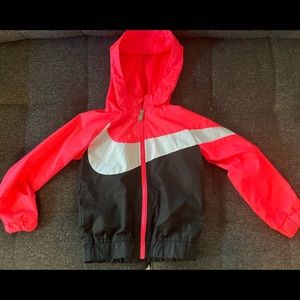 Girls size 4-5 Nike jacket EUC
